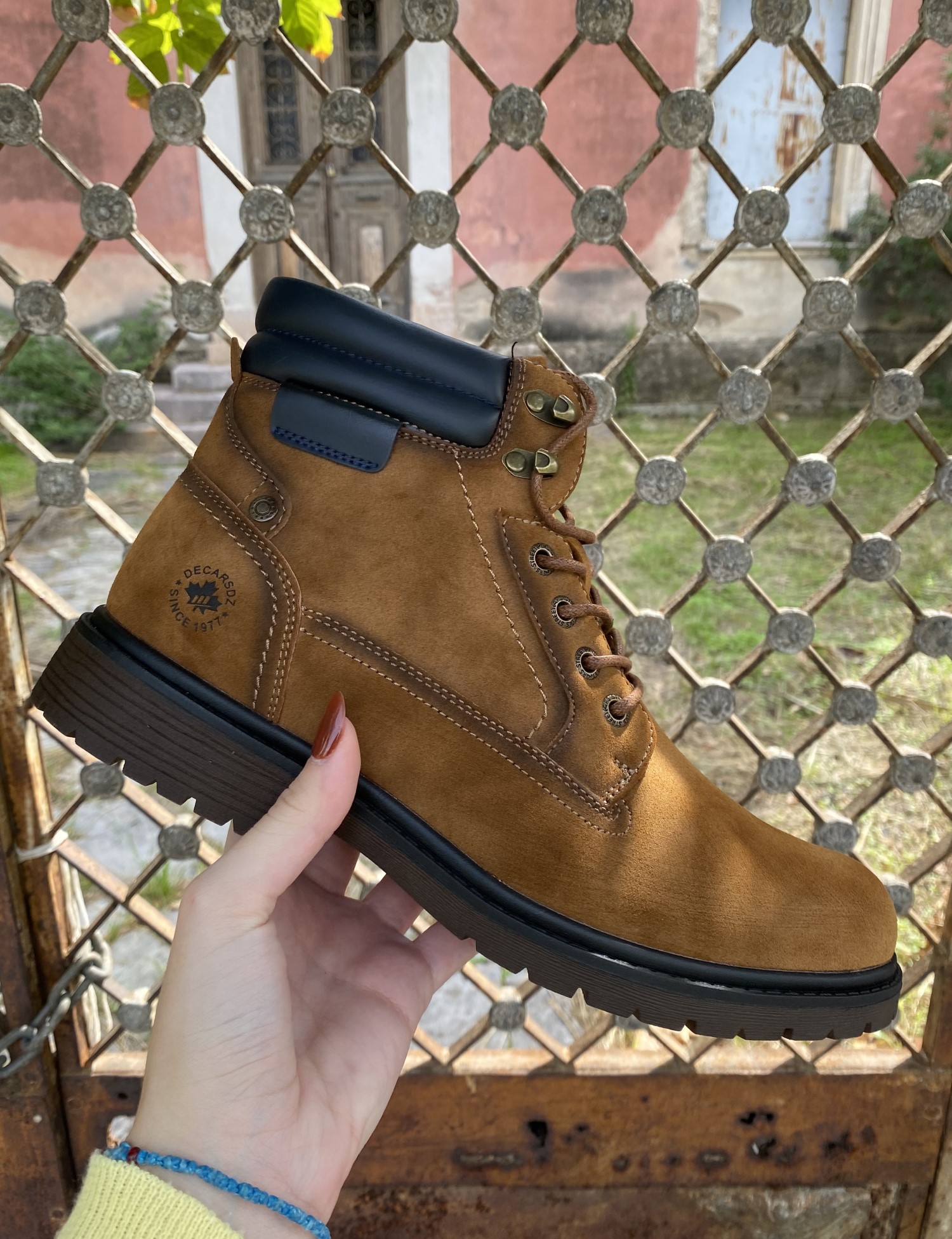 Ανδρικά κάμελ αρβυλάκια από δερματίνη με κορδόνια EL0899C φωτογραφία